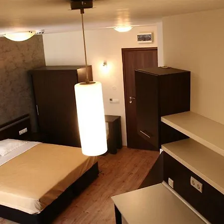 Hotel Camelot 3*